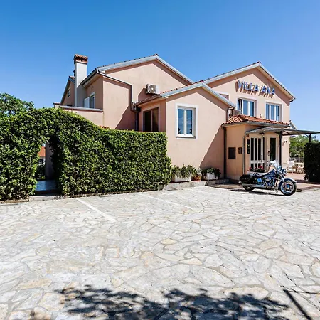 B&B Villa Ana Frühstückspension 3*